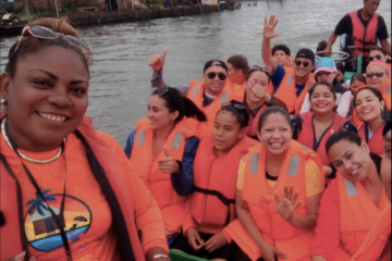 Ana Maria con turistas