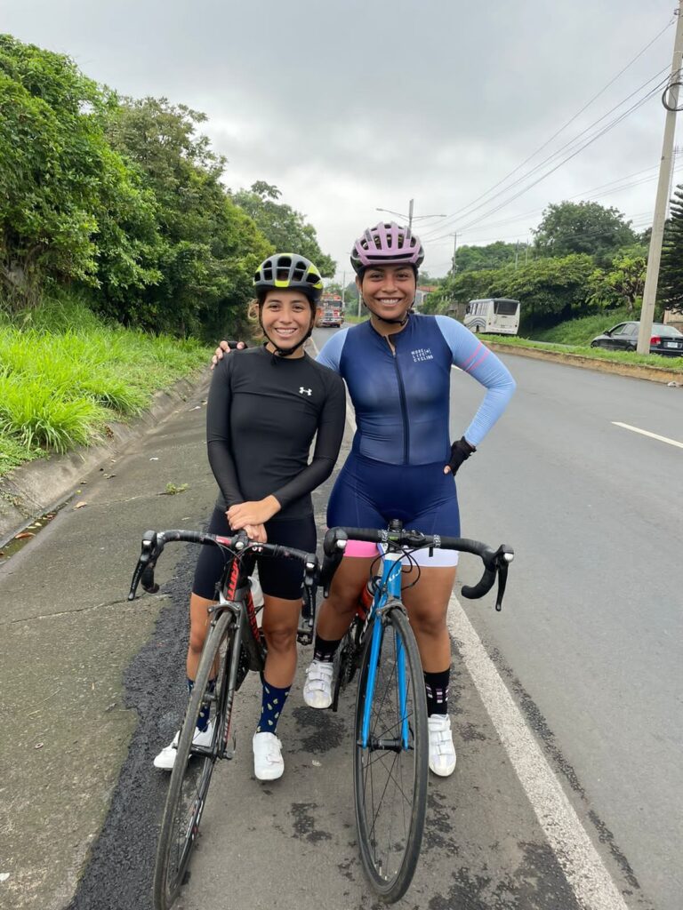 Halima y Tatiana Jiménez Polanco, son amantes del ciclismo y han participado en diversas competencias.