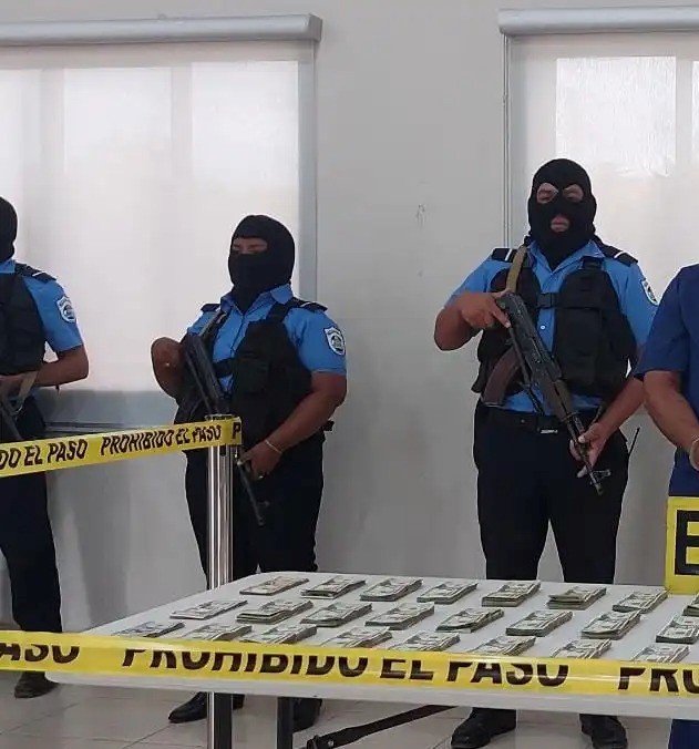 Mario Antonio Quiroz Juárez, de 39 años de edad, quien supuestamente pretendía ingresar a Nicaragua con 38 mil 863 dólares en efectivo y sin declararlo . Cortesía/PN.