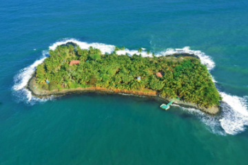 Isla Iguana en el Mar Caribe Nicaragüense, la cual registralmente pertenece al Territorio Rama y Kriol.